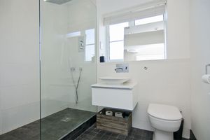 Photo 16- click for photo gallery